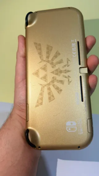 Nintendo Switch Lite dorata edizione speciale Zelda