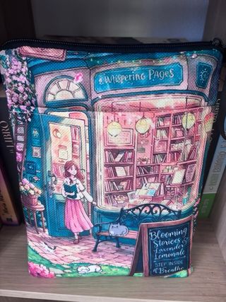 Funda de libro Whispering Pages