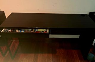 Estanterías y baldas Billy IKEA, mesa IKEA