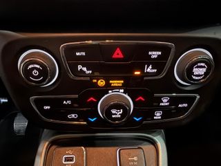 Jeep Compass 1.4 Mair 103kW Business 4x2