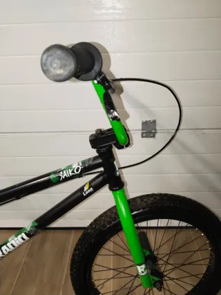 Bicicleta BMX Radio Saiko Negra y Verde