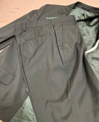 Traje de hombre negro Purificación García