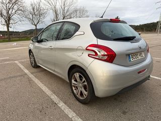 Peugeot 208 2013