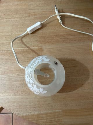 Lámpara de mesa de cristal decorada