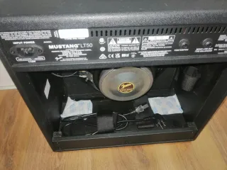 Amplificador Fender Mustang LT50 + Funda