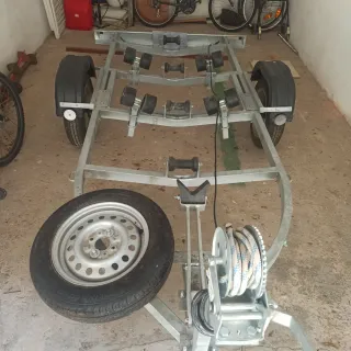 Remolque ligero para barcas