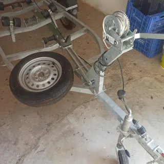 Remolque ligero para barcas