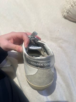 Golden Goose Sneakers Blancas y Doradas