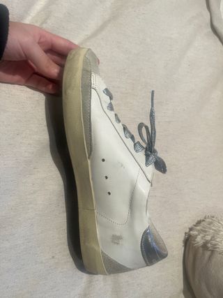 Golden Goose Sneakers Blancas y Doradas