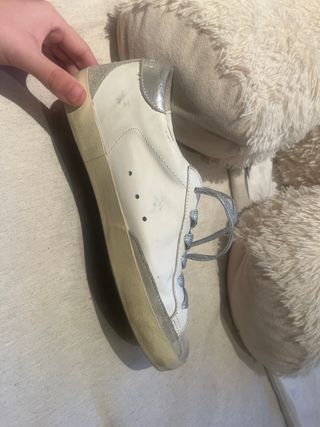 Golden Goose Sneakers Blancas y Doradas