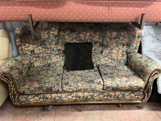 Sofá de tela con estampado floral