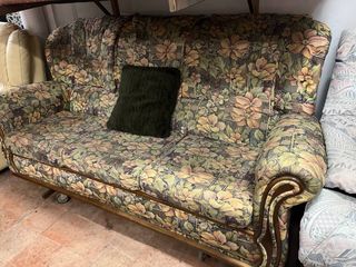 Sofá de tela con estampado floral