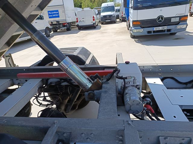 Ford Transit chasis caja abierta volquete 130cv