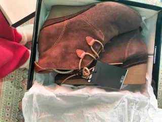 Botines de piel para señora