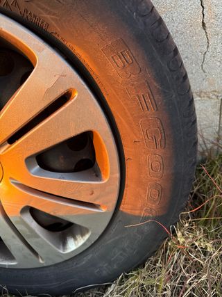 Ruedas completas Ford + medio uso