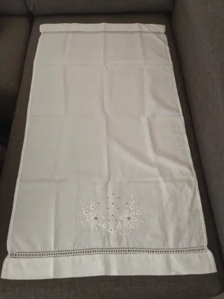 Cortina o toalla antigua bordada 1.10 x 60