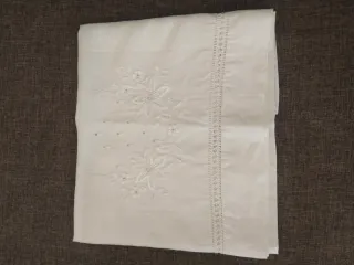 Cortina o toalla antigua bordada 1.10 x 60