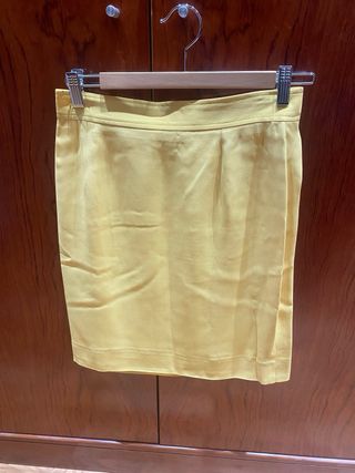 Faldas de vestir, tejidos y acabados buenos