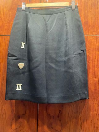 Faldas de vestir, tejidos y acabados buenos