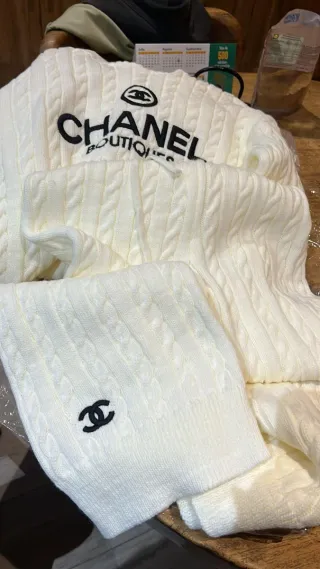 Conjunto Chanel Jersey y Pantalón Blanco