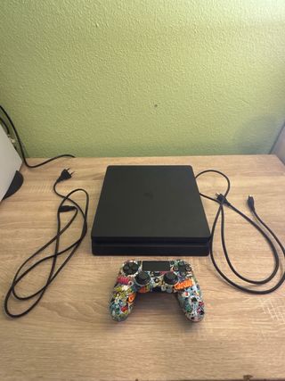 PS4 (PlayStation 4) Negra Slim