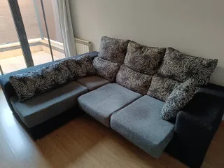 Sofá Chaiselongue y 4 Puffs. Recoger en domicilio