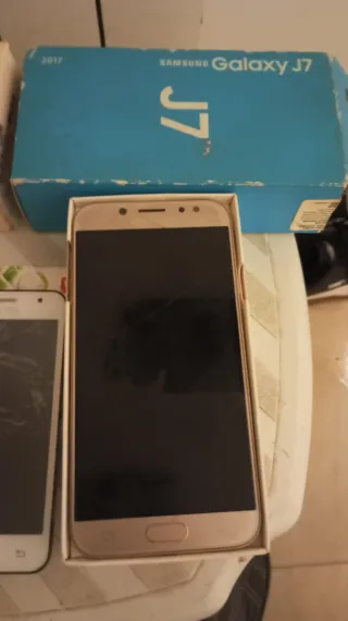 Samsung Galaxy J7 Dorado