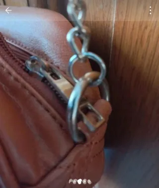 Bolso mujer marrón acolchado y cadena