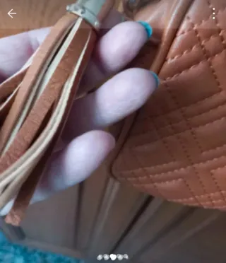 Bolso mujer marrón acolchado y cadena