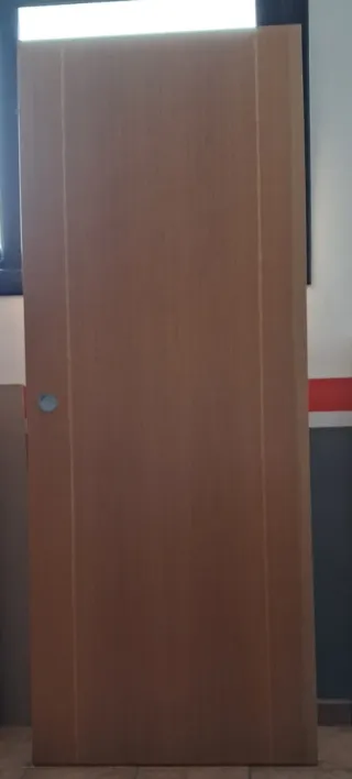 Puerta madera maciza