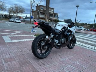 Hyosung GT 125 R