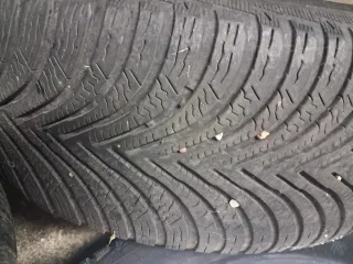 4 Llantas de aleación con neumáticos de invierno