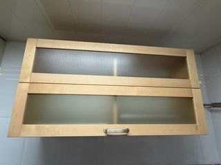 Mueble de cocina madera y cristal