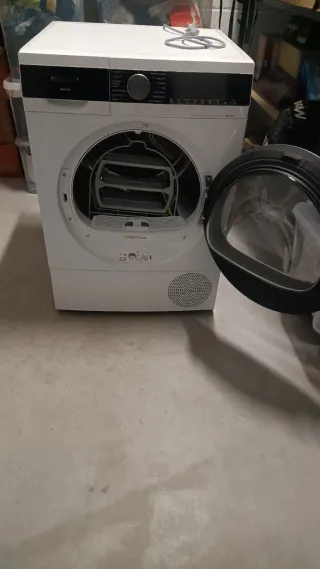 Secadora Siemens WQ45G2A0ES Blanca y negra