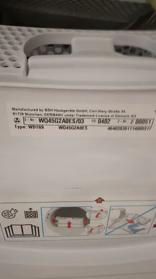 Secadora Siemens WQ45G2A0ES Blanca y negra