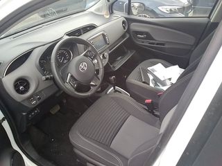 Toyota Yaris   1.5 100H Active
