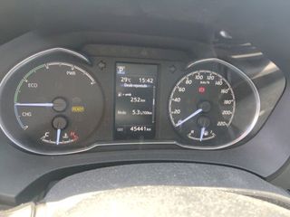 Toyota Yaris   1.5 100H Active