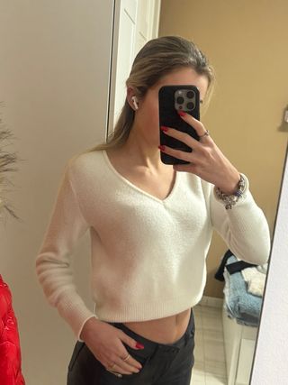 Jersey blanco cuello pico