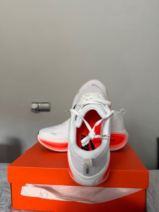 Nike Vomero Plus Rojo/Blanco talla 44