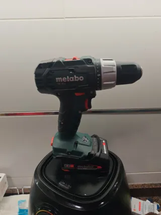 Taladro a batería Metabo SB 18 L