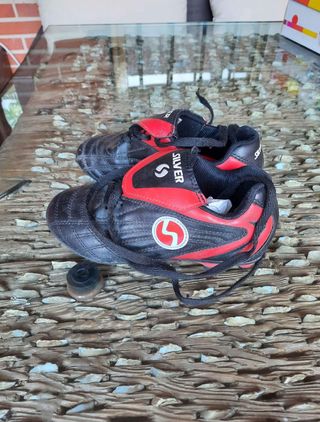 Zapatos de fútbol Silver negros y rojos