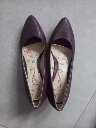 Zapatos de tacón morados