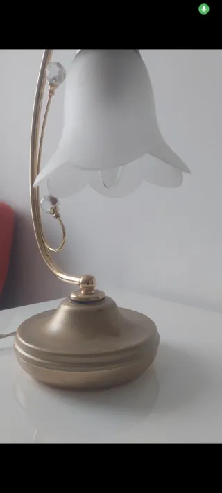 Lámpara de mesa vintage dorada