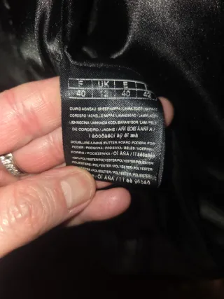 Americana de piel auténtica negra