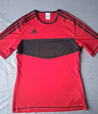 Camiseta Adidas Roja y Negra