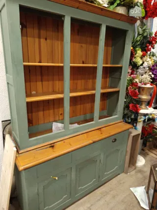 Estantería rústica de madera