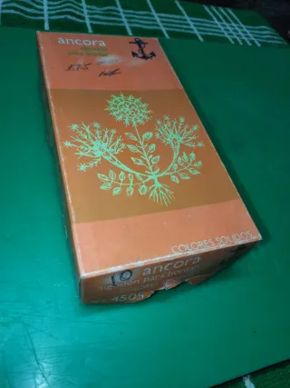 Caja de 10 Hilos Algodón Bordar Áncora