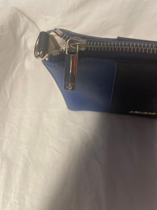 Bolso de mano tricolor marca Armani Jeans