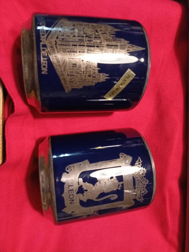 2 Tazas Azul Cobalto León Plata Ley