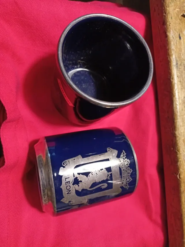 2 Tazas Azul Cobalto León Plata Ley